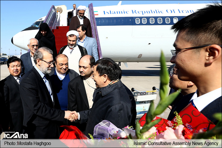 استقبال از دکتر علی لاریجانی در فرودگاه پکن