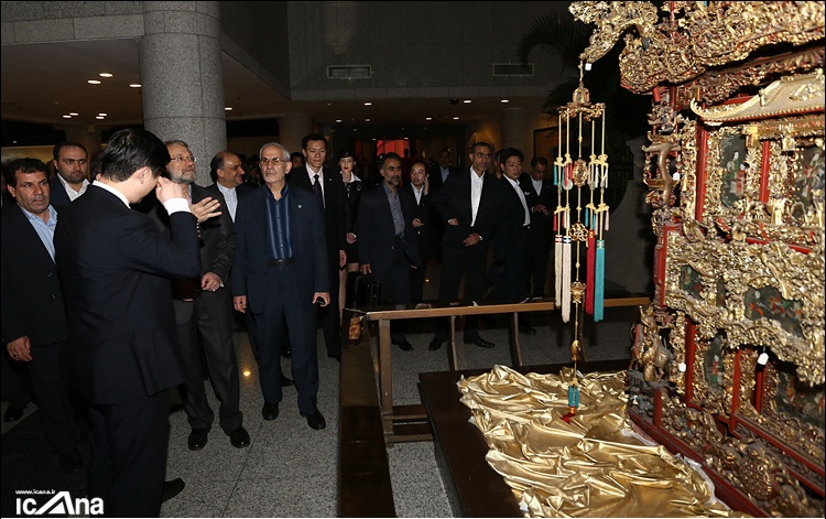 بازدید رئیس مجلس از موزه تاریخی چین
