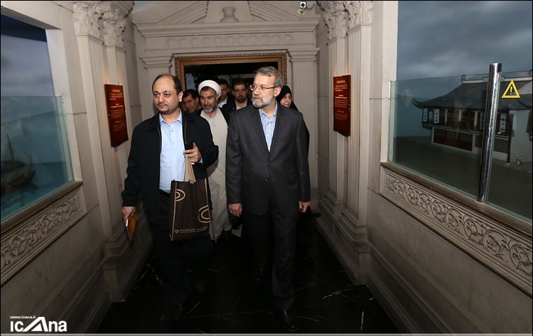 بازدید رئیس مجلس از موزه تاریخی چین
