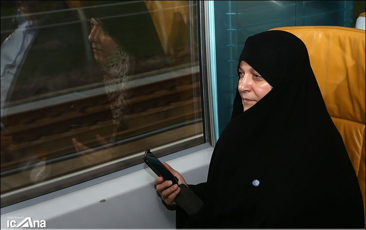 بازدید دکتر علی لاریجانی از قطار سریع السیر مگنف شانگهای