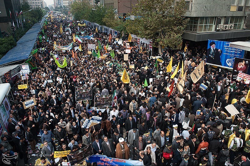 راهپیمایی 13 آبان در تهران
