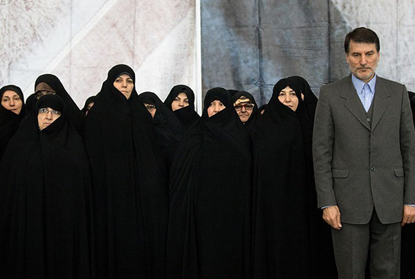 همسر روحانی در مرقد امام(ره)