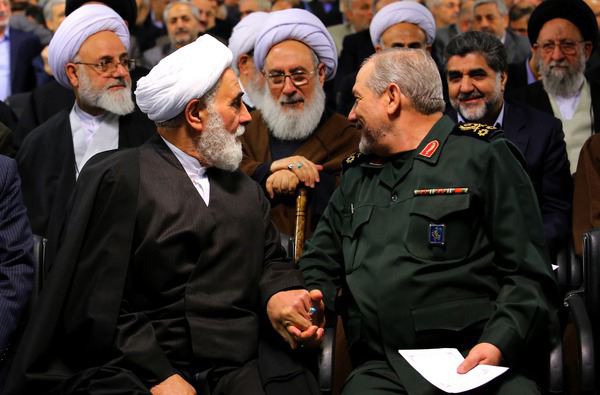 دیدار جمعی از مسئولان با رهبرانقلاب