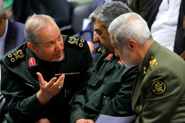 دیدار جمعی از مسئولان با رهبرانقلاب
