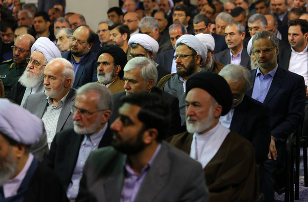 دیدار جمعی از مسئولان با رهبرانقلاب