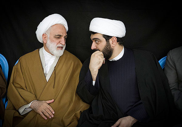 (تصاویر) احمدی‌نژاد در ختم مرحوم‌علی‌اکبری