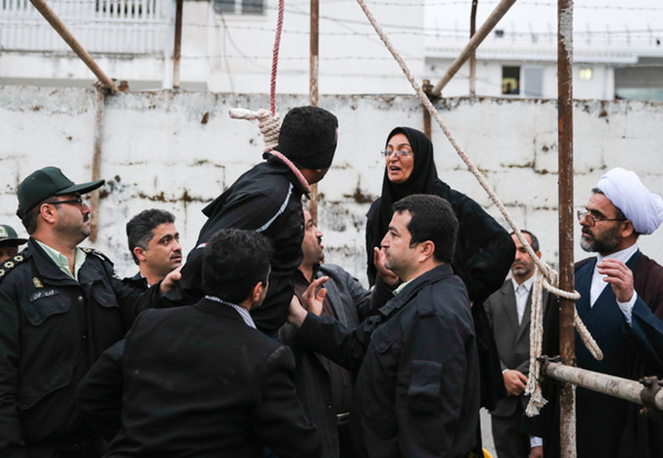 بخشش اعدامی پای چوبه دار