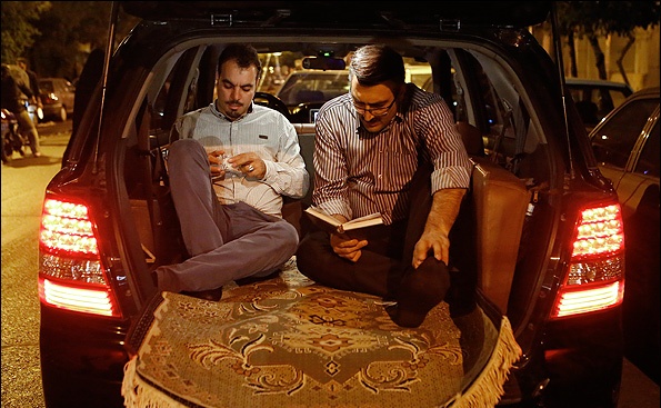 مراسم احیا شب بیست وسوم ماه رمضان سحرگاه امروزدوشنبه با حضور گسترده مردم در سراسر کشور برگزار شد.