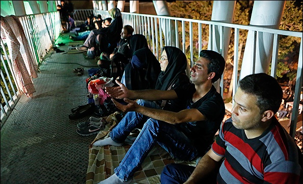 مراسم احیا شب بیست وسوم ماه رمضان سحرگاه امروزدوشنبه با حضور گسترده مردم در سراسر کشور برگزار شد.