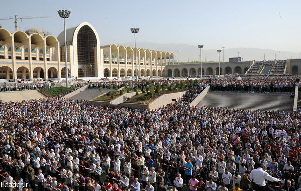 اقامه نماز عید سعید فطر در مصلی بزرگ امام خمینی(ره)