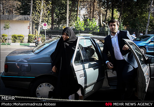 دادگاه فاطمه هاشمی رفسنجانی صبح امروز یکشنبه در دادسرای انقلاب اسلامی تهران برگزار شد.