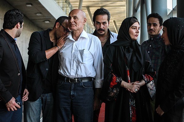 مراسم کلید خوردن فیلم سینمایی هاری و تجلیل از جمشید هاشم پور عصر امروز یکشنبه در پردیس سینما ملت تهران برگزار شد.