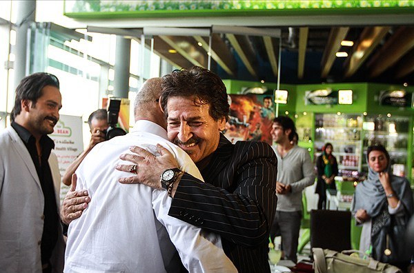مراسم کلید خوردن فیلم سینمایی هاری و تجلیل از جمشید هاشم پور عصر امروز یکشنبه در پردیس سینما ملت تهران برگزار شد.