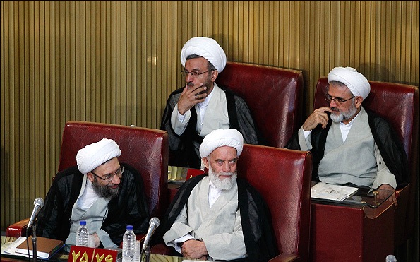 شانزدهمین اجلاس رسمی مجلس خبرگان رهبری صبح امروز سه شنبه به ریاست آیت الله هاشمی شاهرودی در محل مجلس شورای اسلامی سابق برگزار شد.