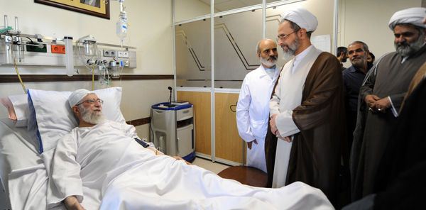 عیادت از رهبرانقلاب