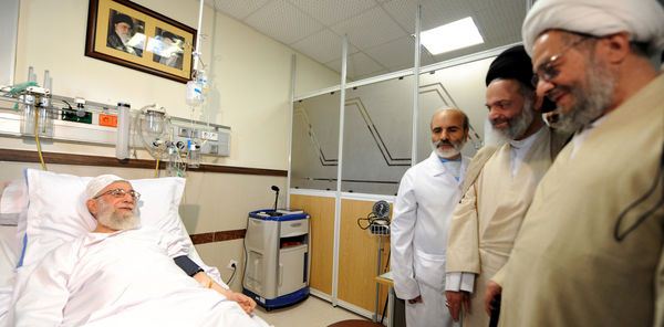 عیادت از رهبرانقلاب