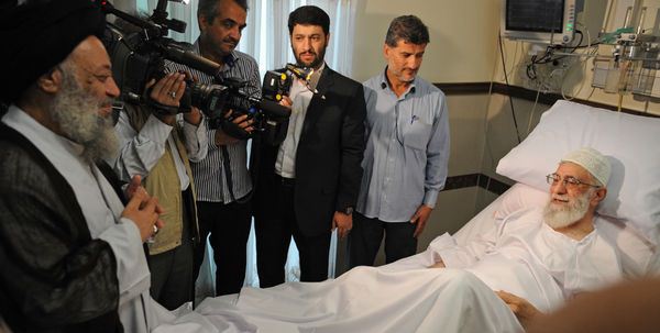 عیادت از رهبرانقلاب