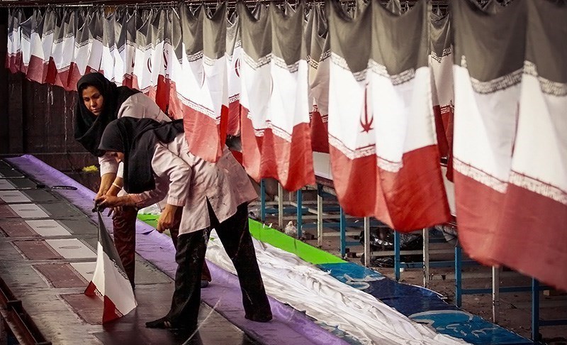 کارگاه تولید پرچم ایران در خمین