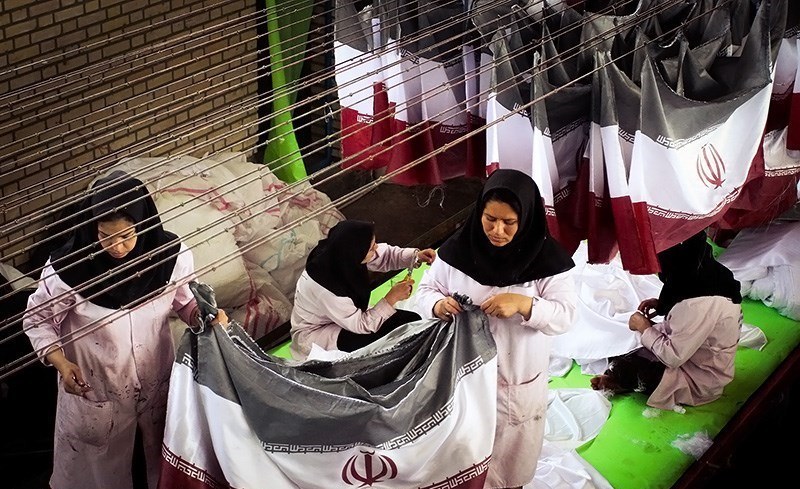 کارگاه تولید پرچم ایران در خمین
