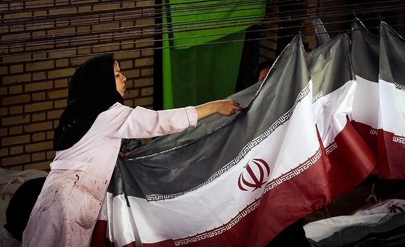 کارگاه تولید پرچم ایران در خمین
