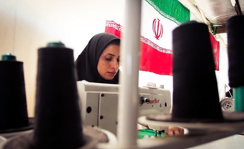 کارگاه تولید پرچم ایران در خمین