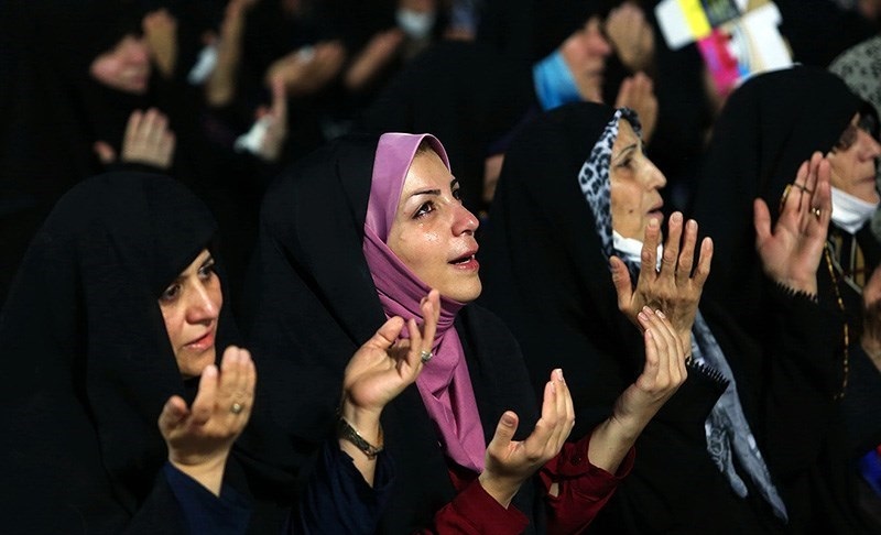 مراسم دعای کمیل حجاج در بین الحرمین مدینه