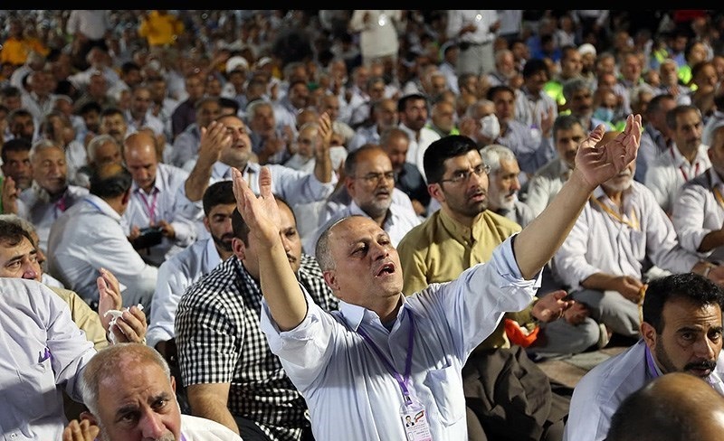 مراسم دعای کمیل حجاج در بین الحرمین مدینه