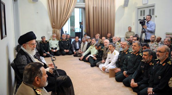 جمعی از فرماندهان نظامی در سالروز هفته دفاع مقدس صبح امروز چهارشنبه با حضرت آیت الله خامنه ای رهبر معظم انقلاب دیدار کردند.