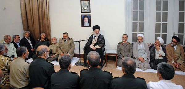 جمعی از فرماندهان نظامی در سالروز هفته دفاع مقدس صبح امروز چهارشنبه با حضرت آیت الله خامنه ای رهبر معظم انقلاب دیدار کردند.