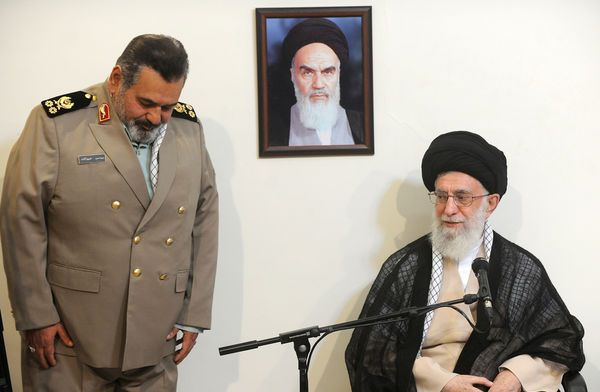 جمعی از فرماندهان نظامی در سالروز هفته دفاع مقدس صبح امروز چهارشنبه با حضرت آیت الله خامنه ای رهبر معظم انقلاب دیدار کردند.
