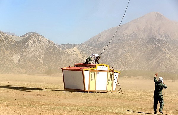 عملیات انتقال مدارس پیش ساخته به روستاهای صعب العبور در استان لرستان به همت نیروهای هوا فضای سپاه پاسداران و اداره کل نوسازی مدارس لرستان در حال انجام است.
