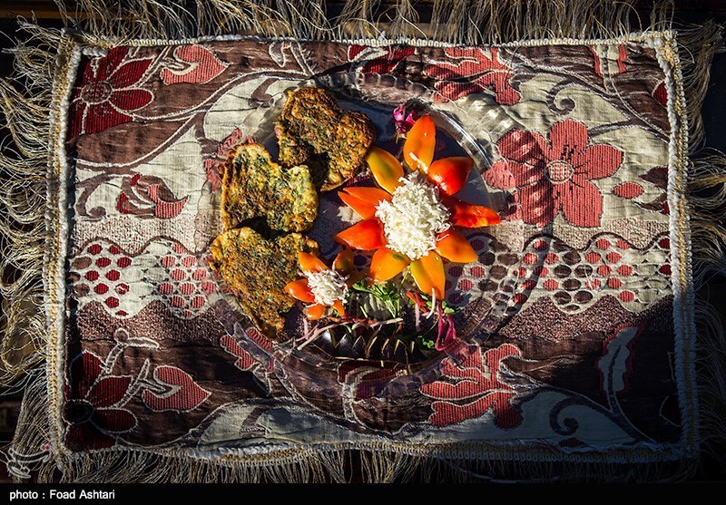 فرهنگسرای امید به مناسبت روز جهانی سالمندان ، نهمین جشنواره غذاهای فراموش شده ایرانی را عصر امروز در بوستان خیام تهران برگزار کرد. در این جشنواره، سالمندان غذاهای سنتی ایرانی را ، از قبل طبخ کرده و ب