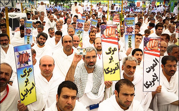 مراسم برائت از مشرکان صبح امروز جمعه در صحرای عرفات با حضور زائران بیت الله الحرام و نماینده ولی فقیه در حج و زیارت برگزار شد.