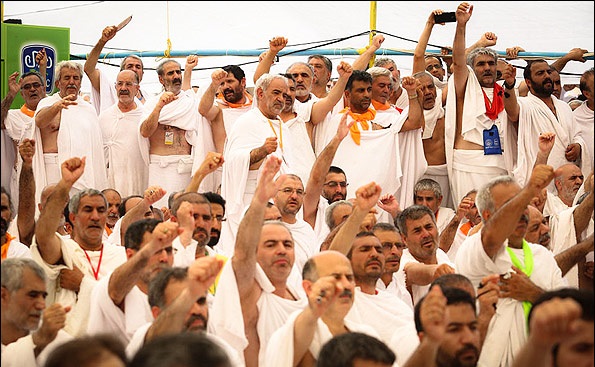 مراسم برائت از مشرکان صبح امروز جمعه در صحرای عرفات با حضور زائران بیت الله الحرام و نماینده ولی فقیه در حج و زیارت برگزار شد.