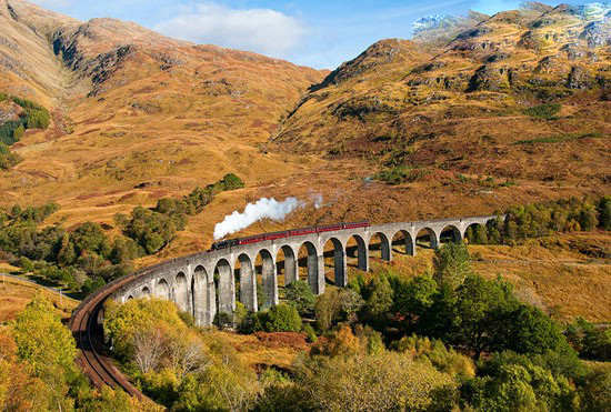 تغییر خارق العاده رنگها، یکی از زیباترین صحنه‌هایی است که طبیعت هر سال در فصل پاییز به نمایش می گذارد.