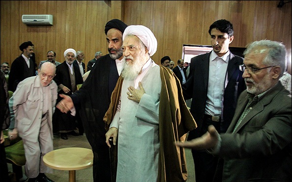 همایش وحدت اصولگرایان عصر امروز در سالن اجتماعات لانه جاسوسی برگزار شد.