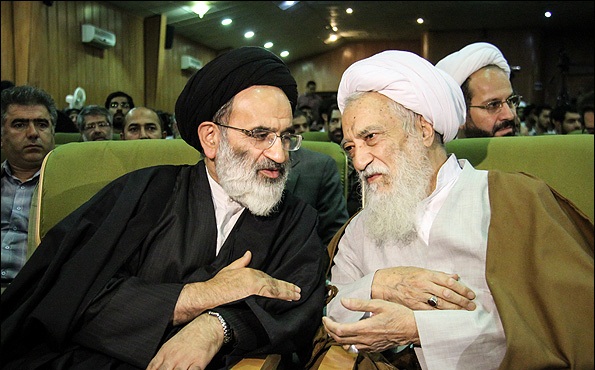 همایش وحدت اصولگرایان عصر امروز در سالن اجتماعات لانه جاسوسی برگزار شد.