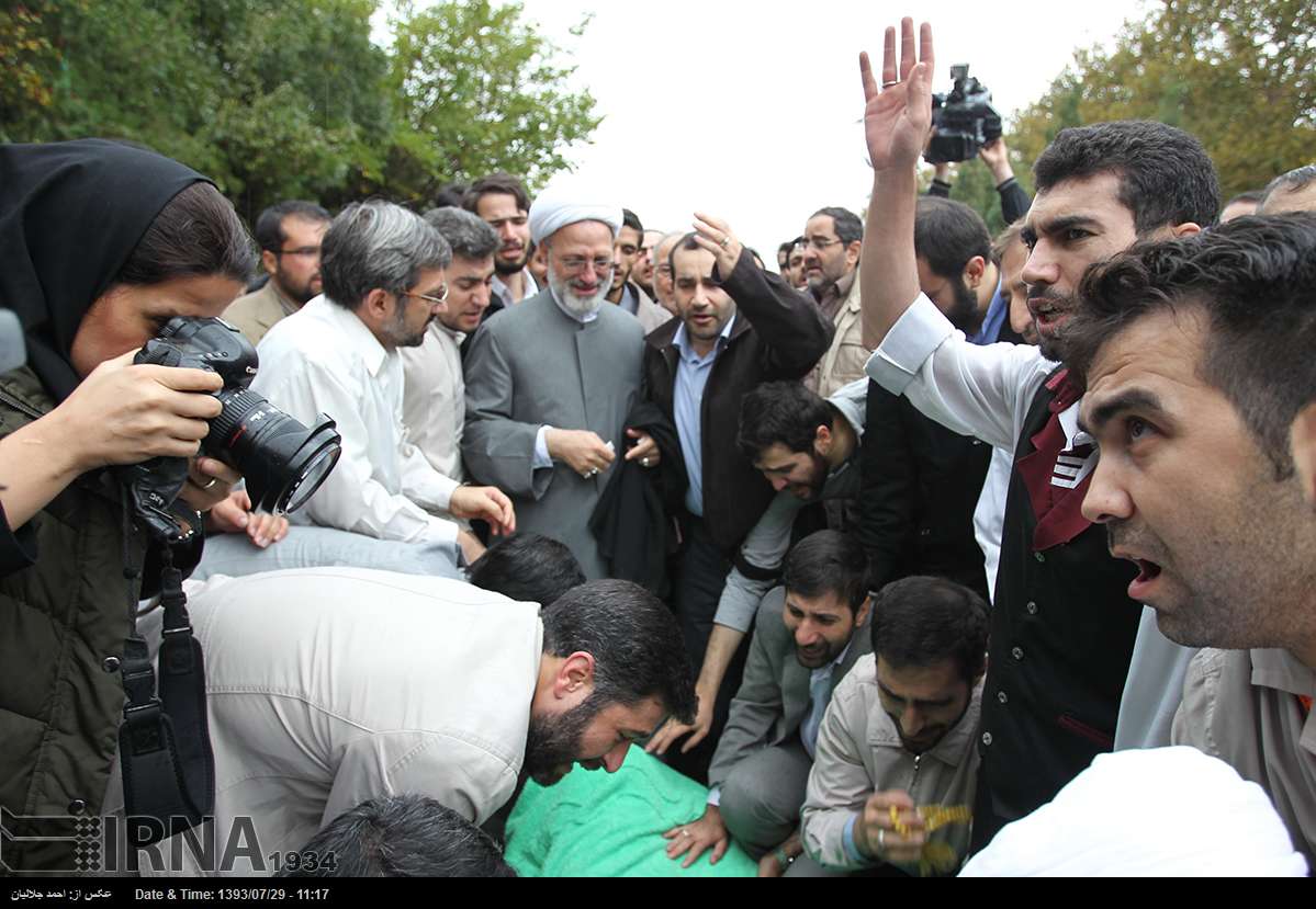 انتقال پیکر آیت الله مهدوی کنی
