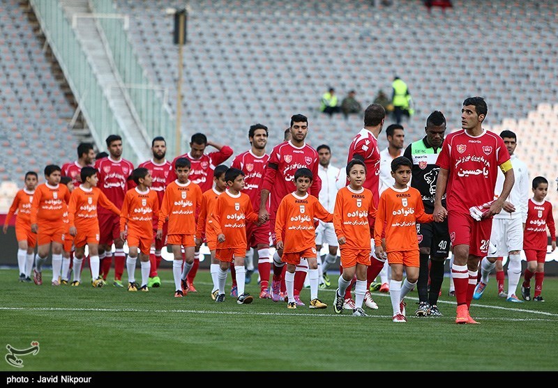 دیدار تیمهای فوتبال پرسپولیس و سایپا