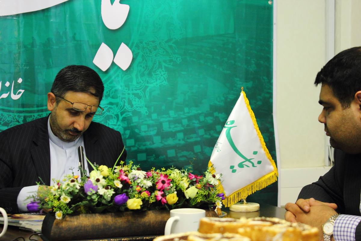 قاسم احمدی لاشکی در حاشیه بازدید از سایت «نماینده»