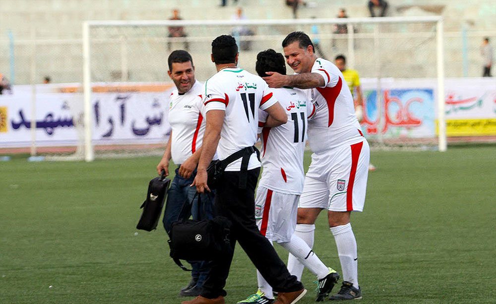 تیم فوتبال منتخب ۹۸
