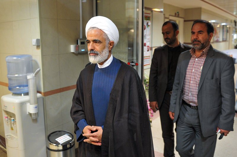 عیادت مسئولان از صالحی