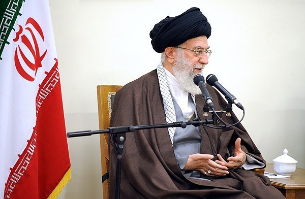 دیدار اعضای ستاد گرامیداشت شهدای پیشمرگان کُرد با رهبر