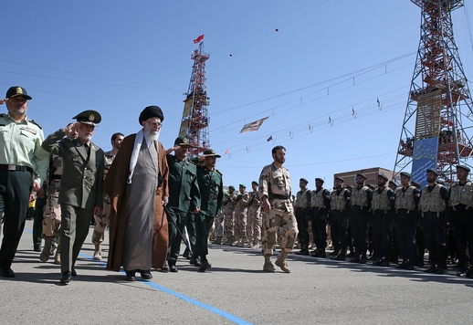 حضور رهبر انقلاب در دانشگاه امام حسین(ع)