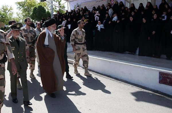 حضور رهبر انقلاب در دانشگاه امام حسین(ع)