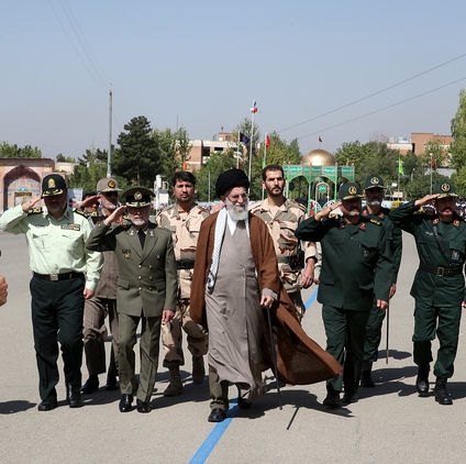 حضور رهبر انقلاب در دانشگاه امام حسین(ع)