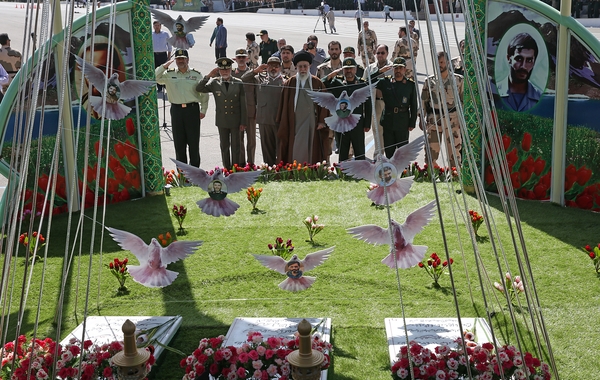 حضور رهبر انقلاب در دانشگاه امام حسین(ع)