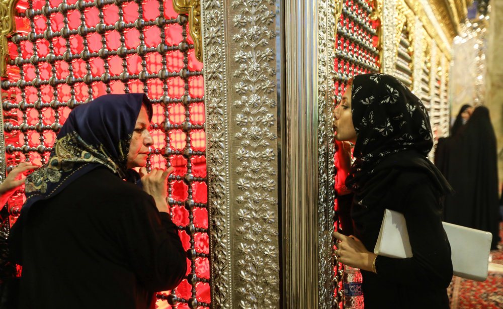 ونمایی از ضریح نمادین امام حسین(ع)