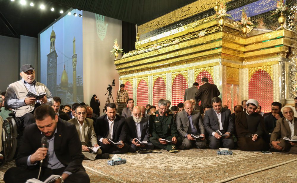 ونمایی از ضریح نمادین امام حسین(ع)