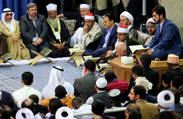 دیدار شرکت‌کننده گان مسابقات قرآن با رهبر انقلاب